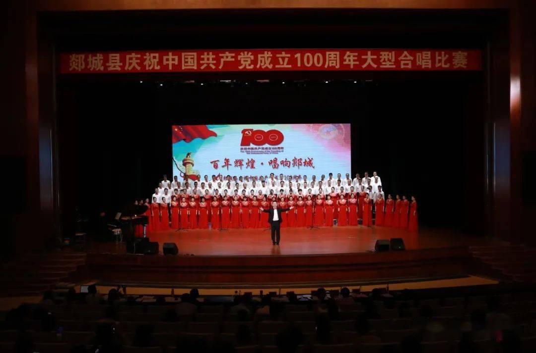 为中小学幼儿园送上平安“警”囊
